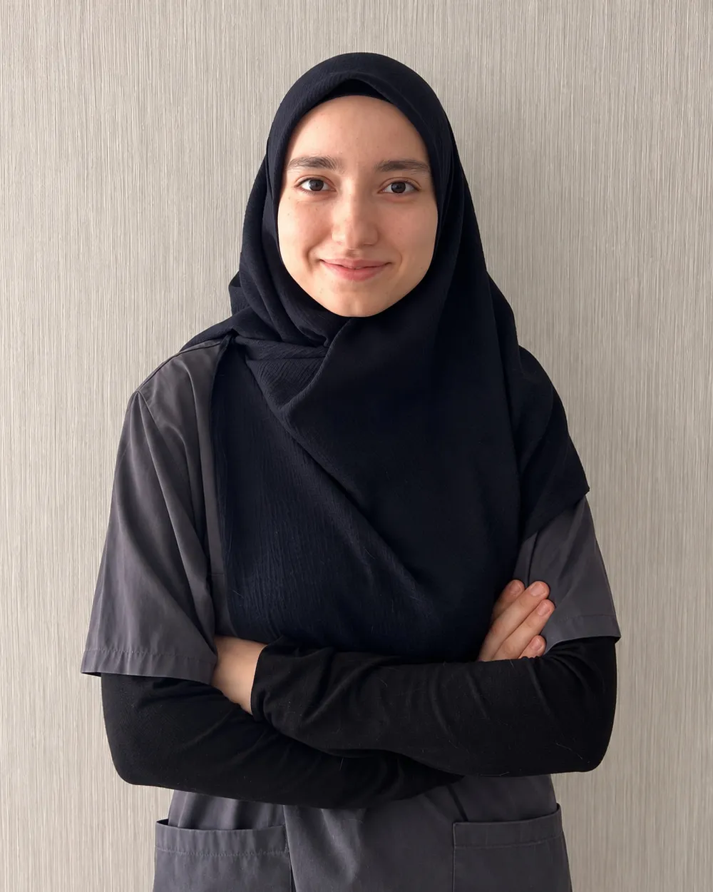 Veterinarian Büşra Şahin